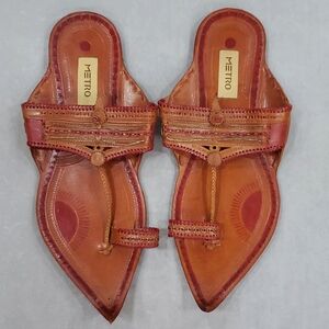 Metro Kolhapuri sandals men's 11 brown Boho leather braid woven point curled toe